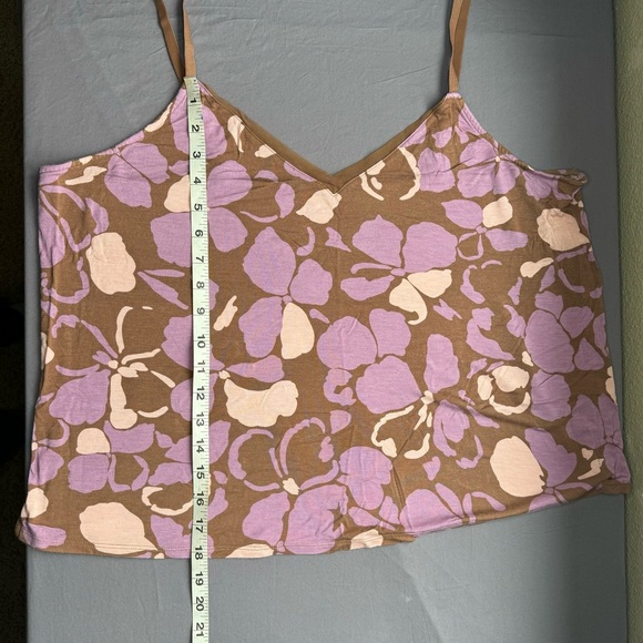 Stars Above XXL brown & pink v-neck tank top with mesh detail at the v - Picture 7 of 8